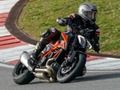 Cluiche KTM Super Duke R.  ar líne