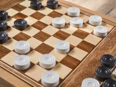 Cluiche Checkers Two Player ar líne
