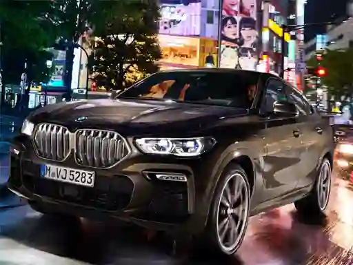 Cluiche BMW X6 M50I ar líne