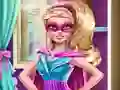 Cluiche Superhero Doll Closet ar líne