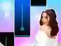 Cluiche Kim Loaiza Piano tiles ar líne