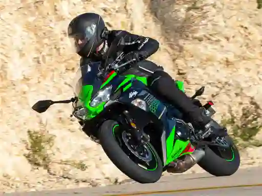 Cluiche Kawasaki Ninja 650 ar líne