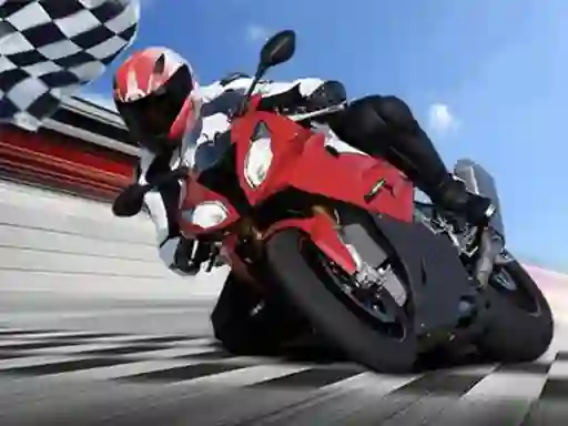 Cluiche Real Bike Racing ar líne
