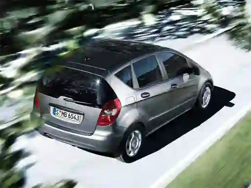 Cluiche A Class Sedan Puzzle ar líne