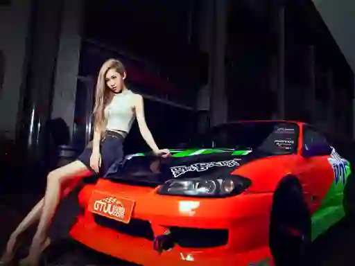 Cluiche Girls and Cars ar líne