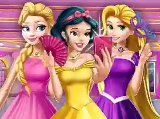 Cluiche Princesses At Masquerade ar líne