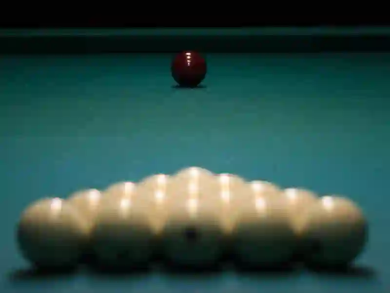 Cluiche 3d Billiard Piramid ar líne