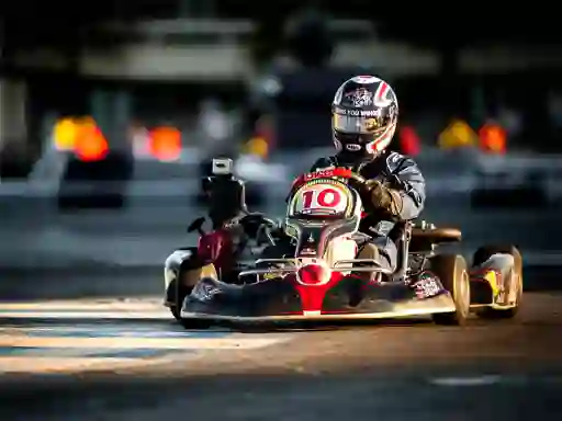 Cluiche Kart Karting ar líne