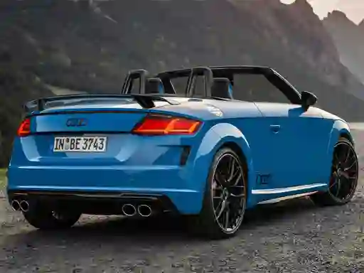 Cluiche Audi TTS Roadster Slide ar líne