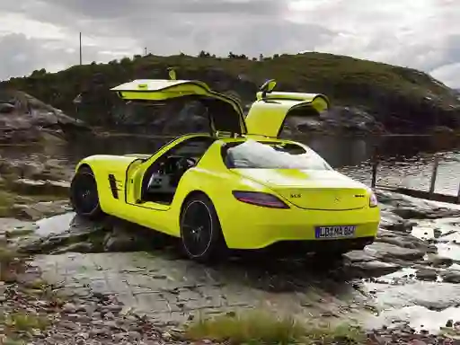 Cluiche Mercedes-Benz SLS E-Cell Puzzle ar líne