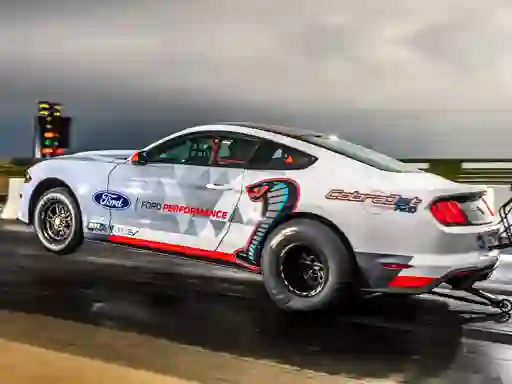 Cluiche Ford Mustang Cobra Jet Slide ar líne