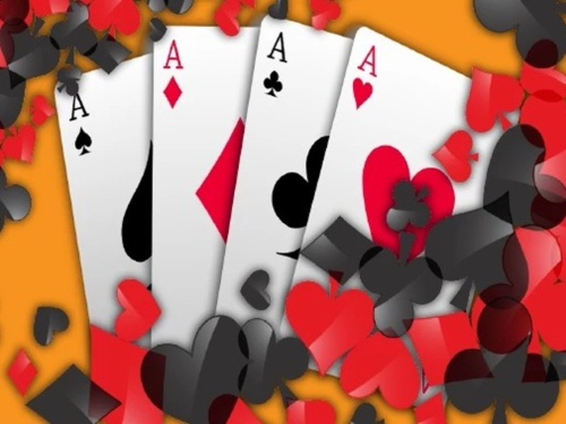 Cluiche Cártaí: Klondike Solitaire ar líne
